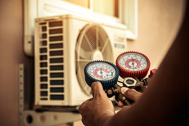 Professional Ductwork Repair technician working in Haslet, TX